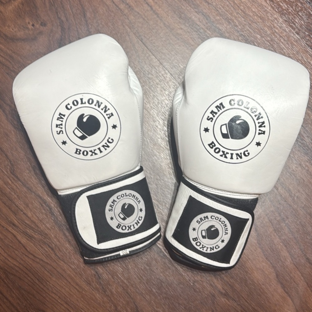 BOXING GLOVES White with Black Trim Sam Colonna Boxing LIKE NEW